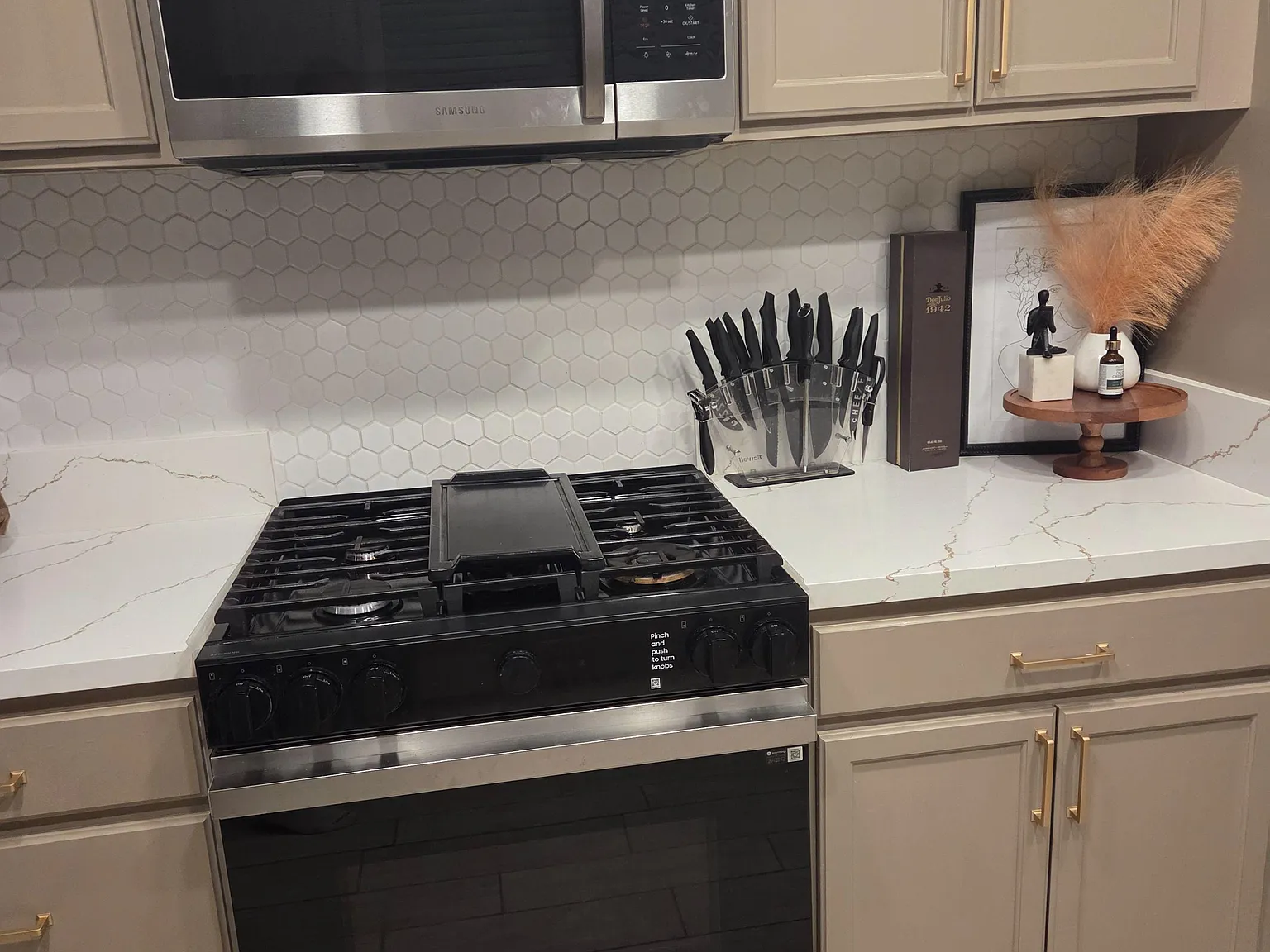 1 bed, 3.0 bath, 2339 sqft, $1,819 — Photo 4