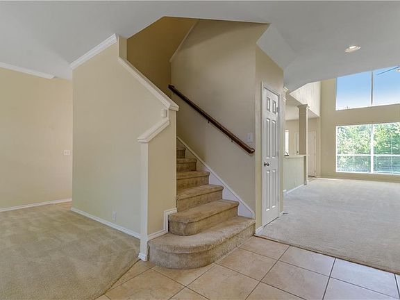5th image of 1808 Hidden Brook Dr