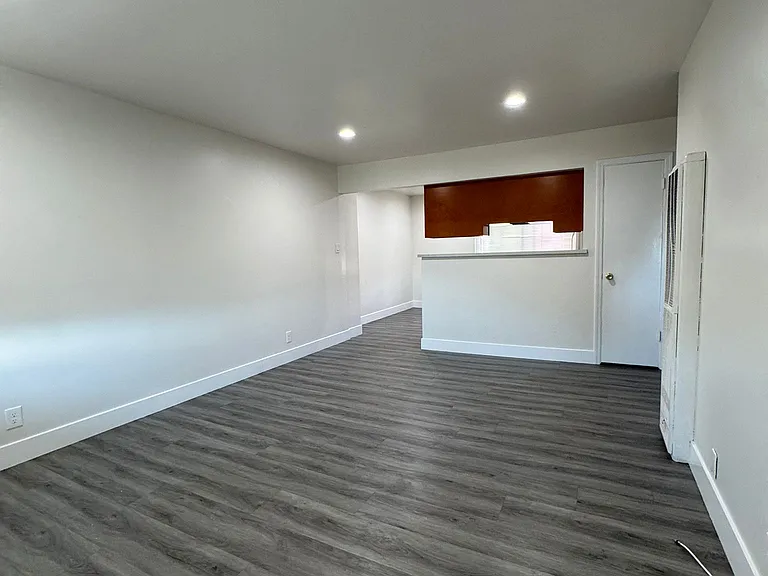 333 Dumont Ave #6 — Photo 6