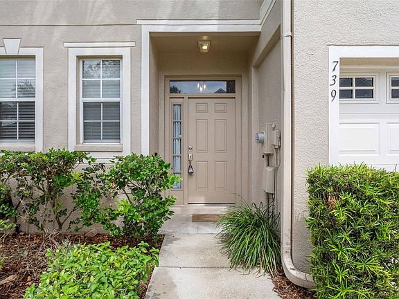 3rd image of 739 Vallance Way NE