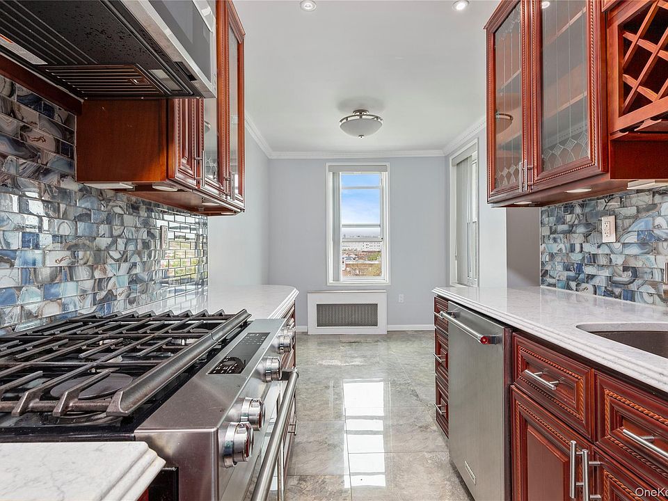 1st image of 60th Street 34th Avenue #6D