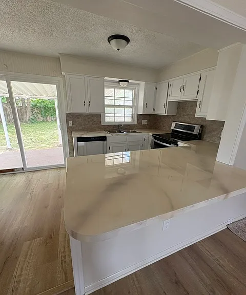 1101 E Denker St — Photo 14