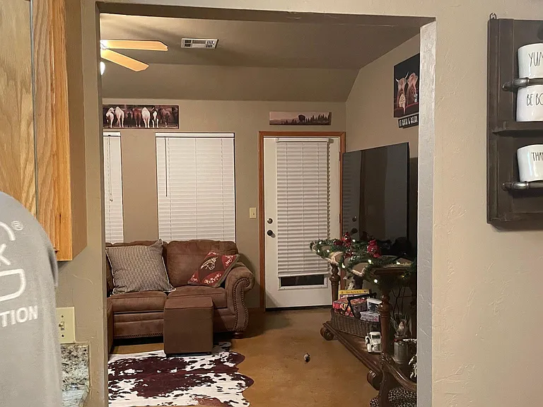 208 S Pleasant Oaks St — Photo 8