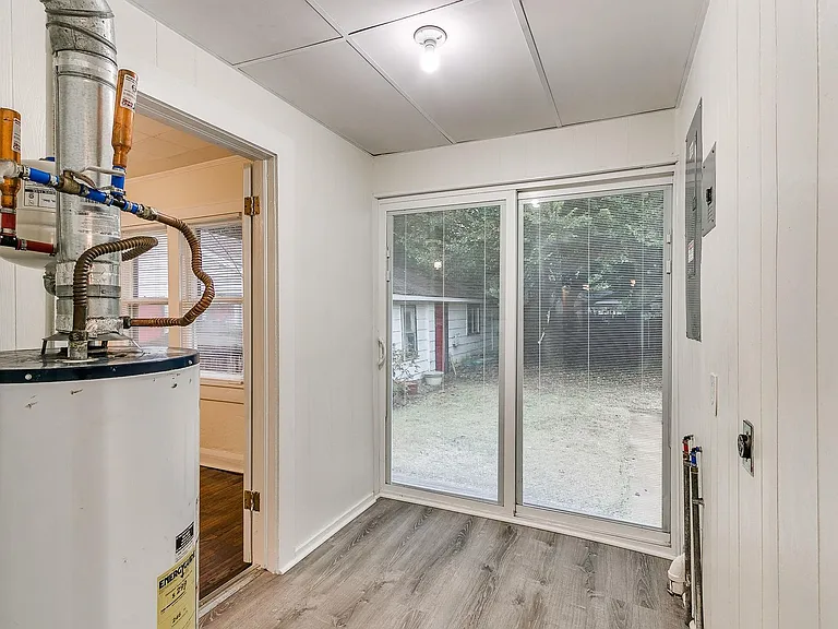 625 W Dewey St — Photo 59