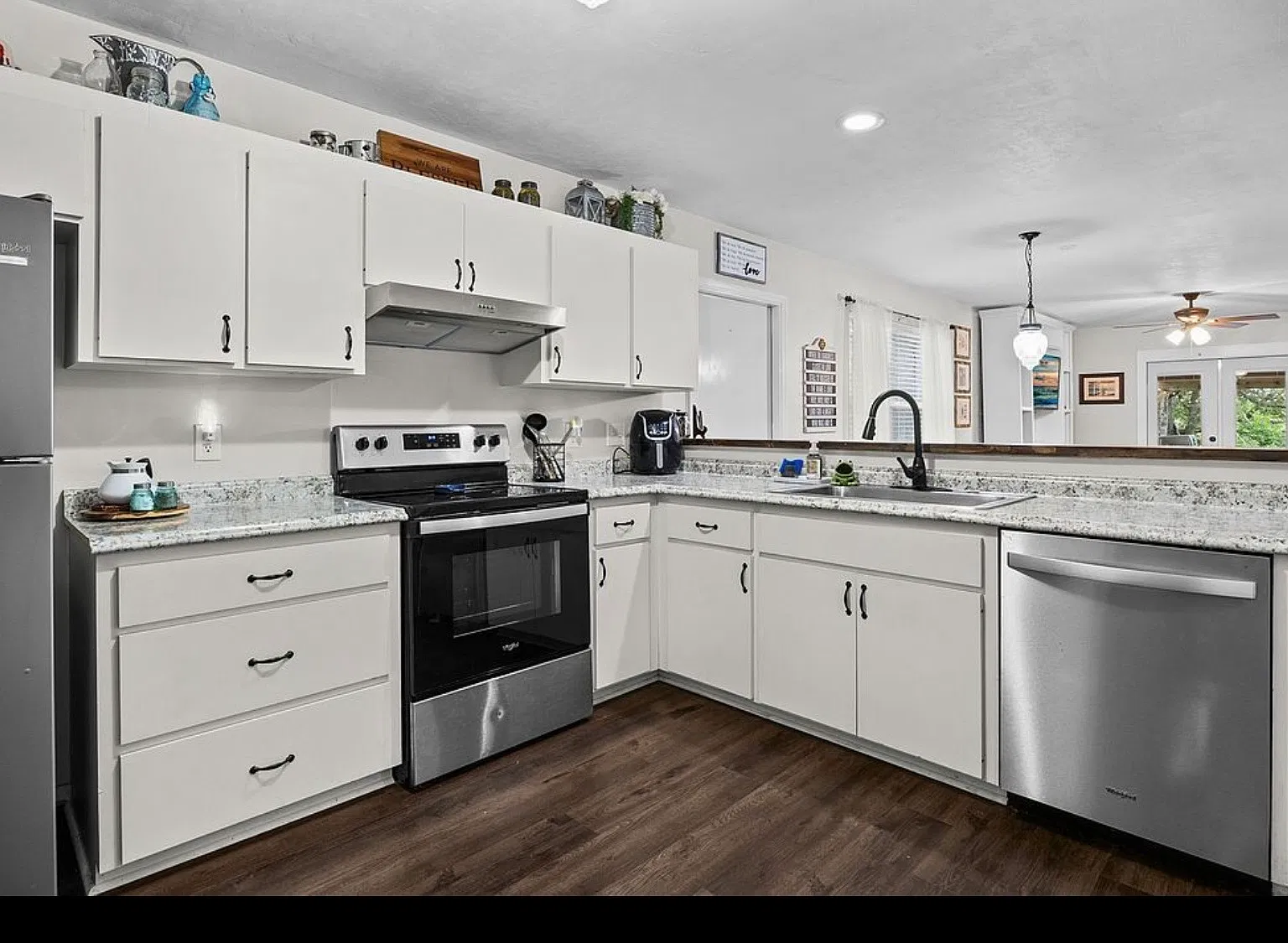 3 bed, 1178 sqft, $1,875 — Photo 3