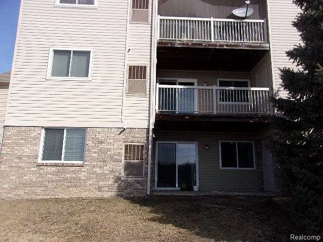 866 Amanda Ln — Photo 1