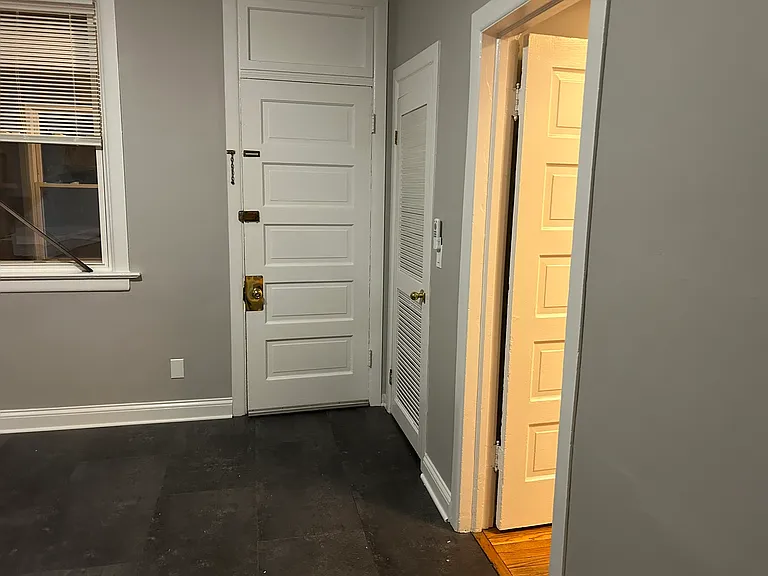 2101 W Montrose Ave #2 — Photo 14