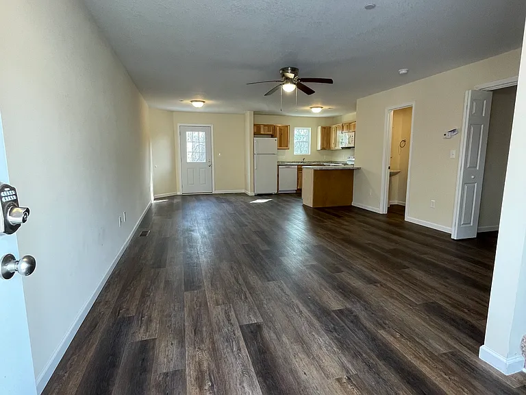 640 Evans Rd — Photo 4