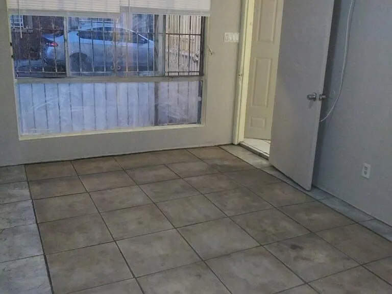 729 N 11th St #2 — Photo 5