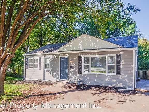 3rd image of 2522 N River Blvd