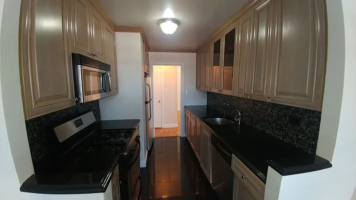 Rented by Metro Garden Realty NYC | media 49