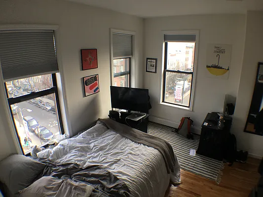 Rented by Triplemint | media 12