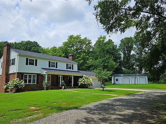 3rd image of 140 Allen Rd