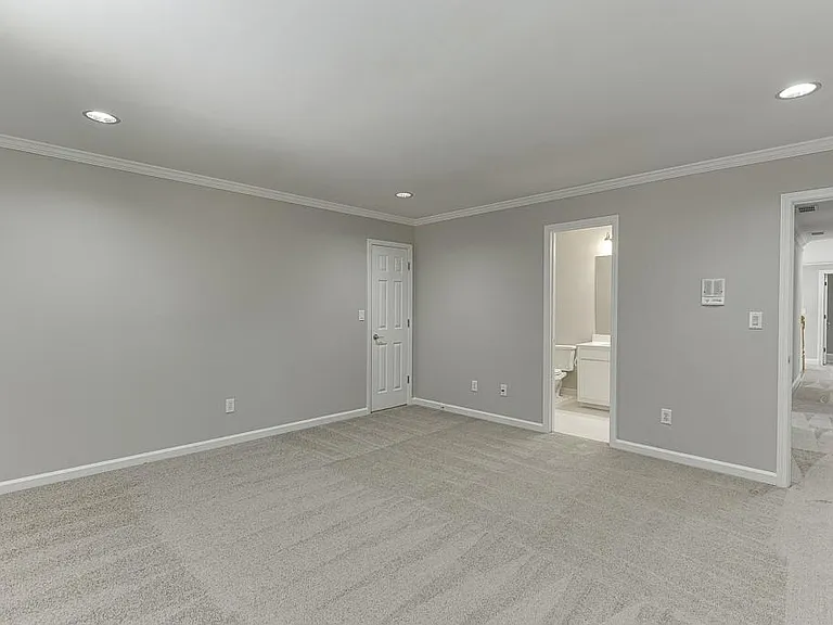9345 Riverclub Pkwy — Photo 33