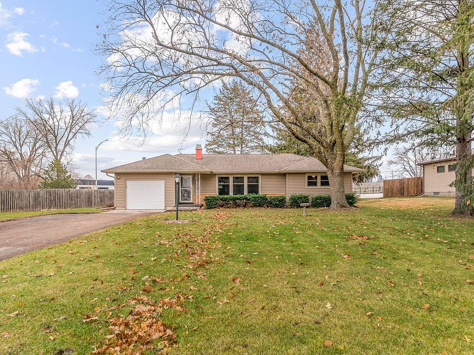 1st image of 3004 Hillcrest Dr