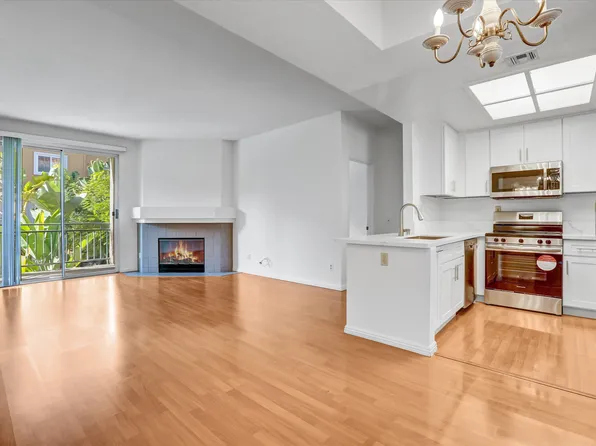 2250 Camino De La Reina Unit 206, San Diego, CA 92108