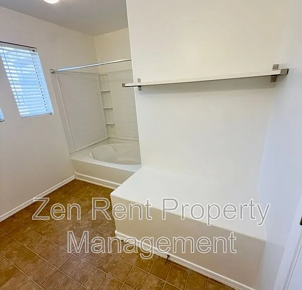4237 E Windsor Dr — Photo 7