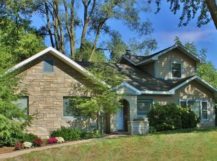 2865 W Glenlord Rd, Stevensville, MI 49127