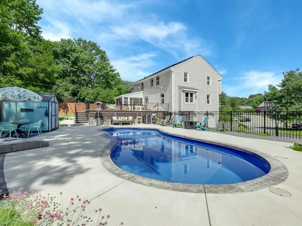 34 Daley Cir, Marlborough, MA 01752