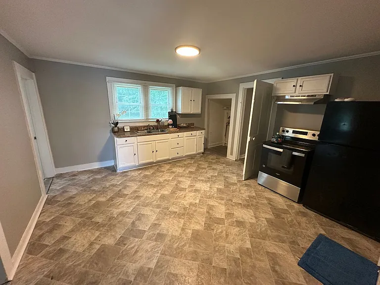 1900 E Ozark Ave — Photo 19