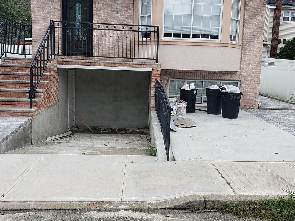 1st image of 81 Sharrott Ave #2