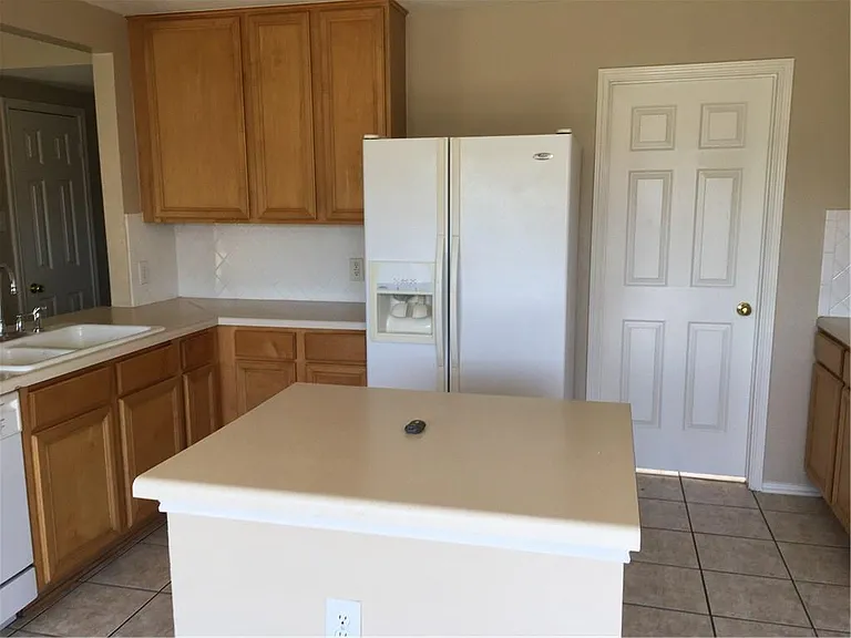 1203 Sheltie Ln — Photo 7