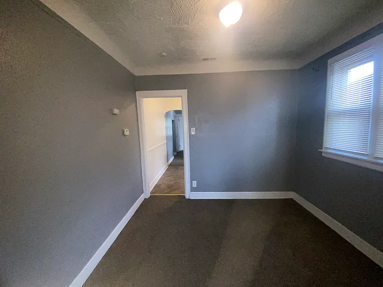 3831 Waverly St — Photo 2