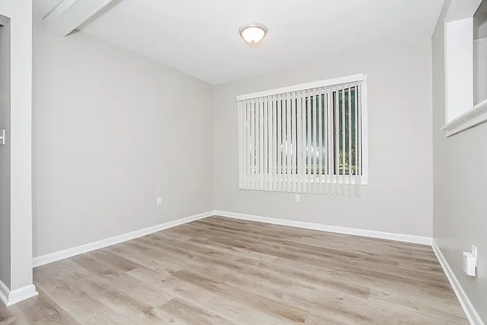 3 bed, 2.0 bath, 2100 sqft, $2,145 — Photo 4
