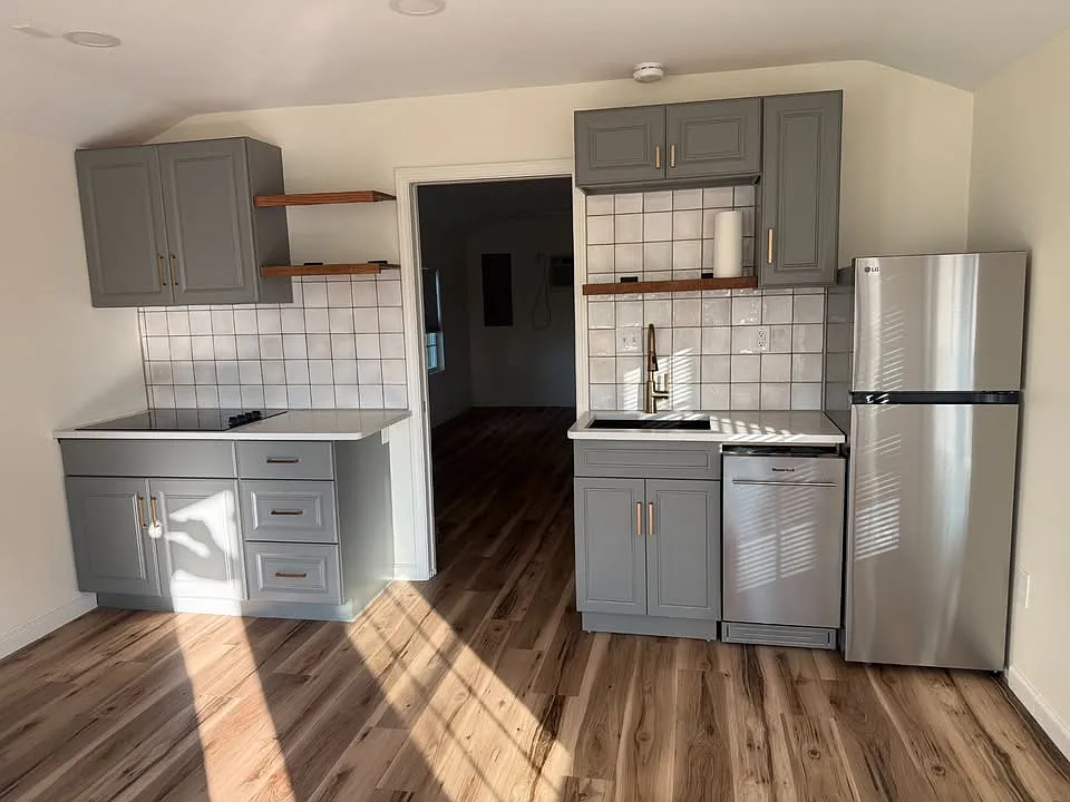 1 bed, 700 sqft, $1,250 — Photo 3