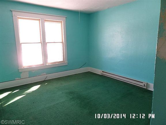 4th image of 106 Cedar St