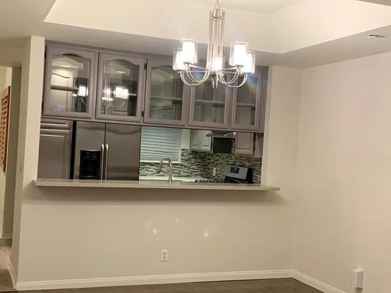 1818 Colby Ave #104 — Photo 6