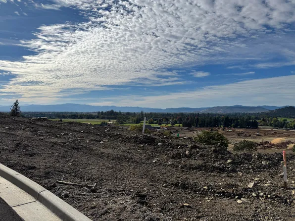 455 Pinnacle Rdg #76, Eagle Pt, OR 97524