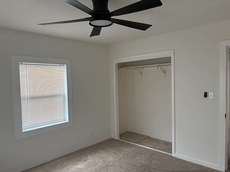 90 Malicoat Ave — Photo 8