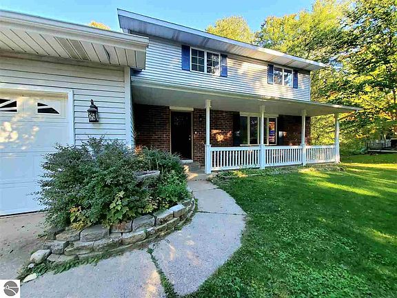 2nd image of 2293 Whitetail Dr