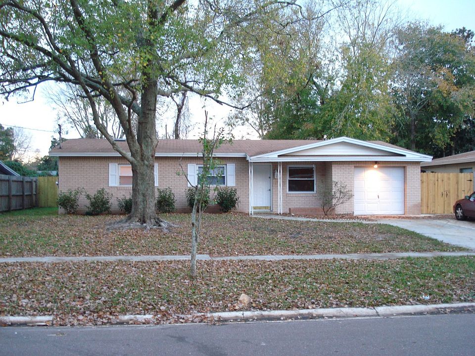 All Brick, Roof 5 Years New