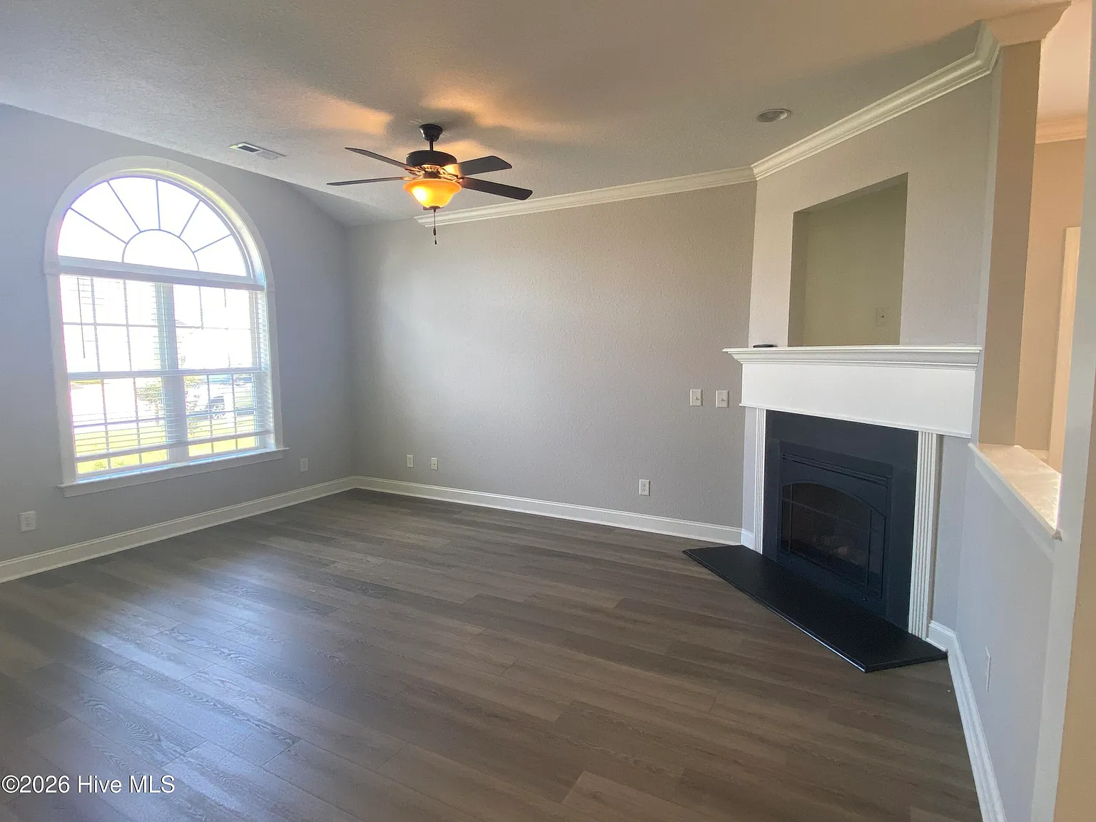 3 bed, 2.0 bath, 1357 sqft, $1,685 — Photo 4