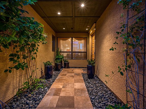 3rd image of 3121 E San Juan Ave