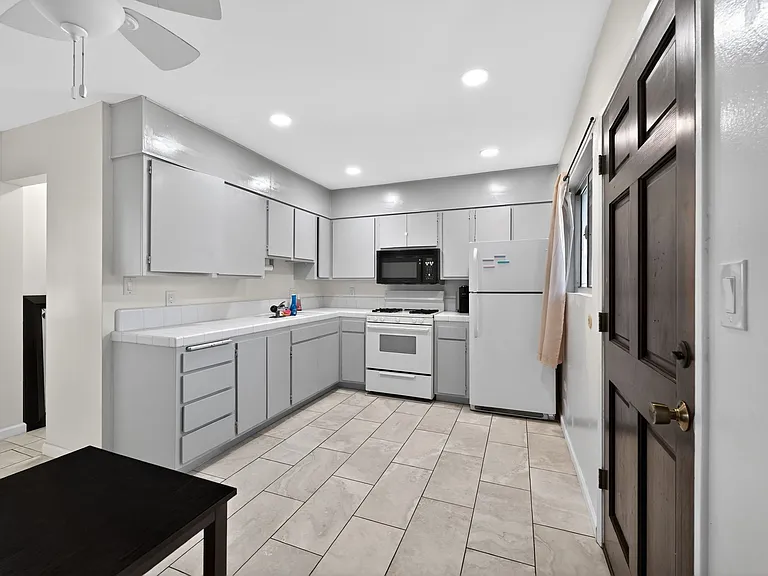 4875 Cole St #61 — Photo 38