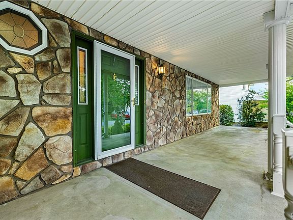 4th image of 216 Ramblewood Dr