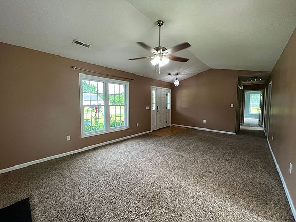 4th image of 105 Gregory Dr