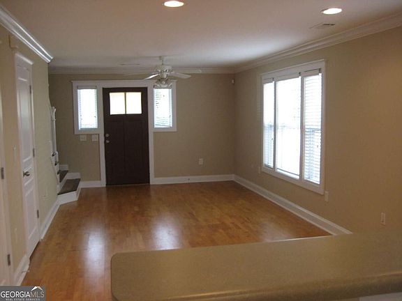 3rd image of 490 Barnett Shoals Rd APT 242