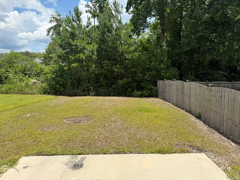 1070 Matchingham Dr — Photo 2