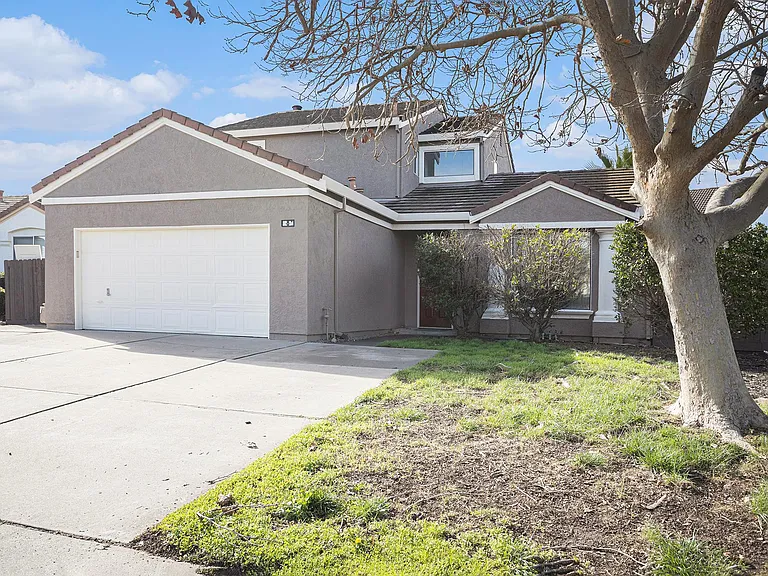 420 Beaulieu Ln — Photo 2