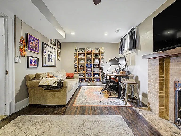 615 N Emerson St — Photo 37