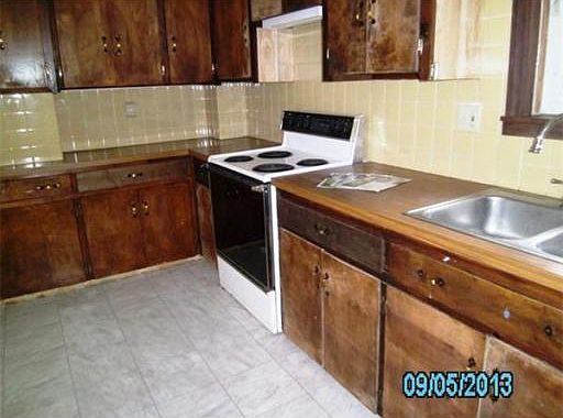 2nd image of 28 Branch St