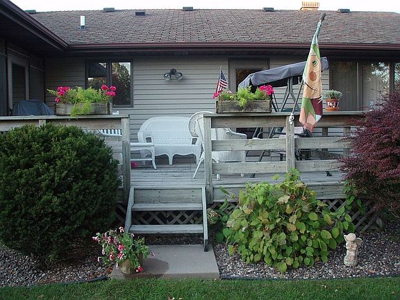 Deck - open and screened