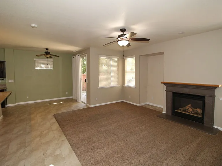 2542 E Omaha Ave — Photo 5