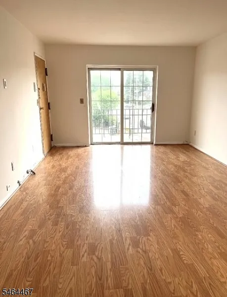 2 bed, $2,000 — Photo 4