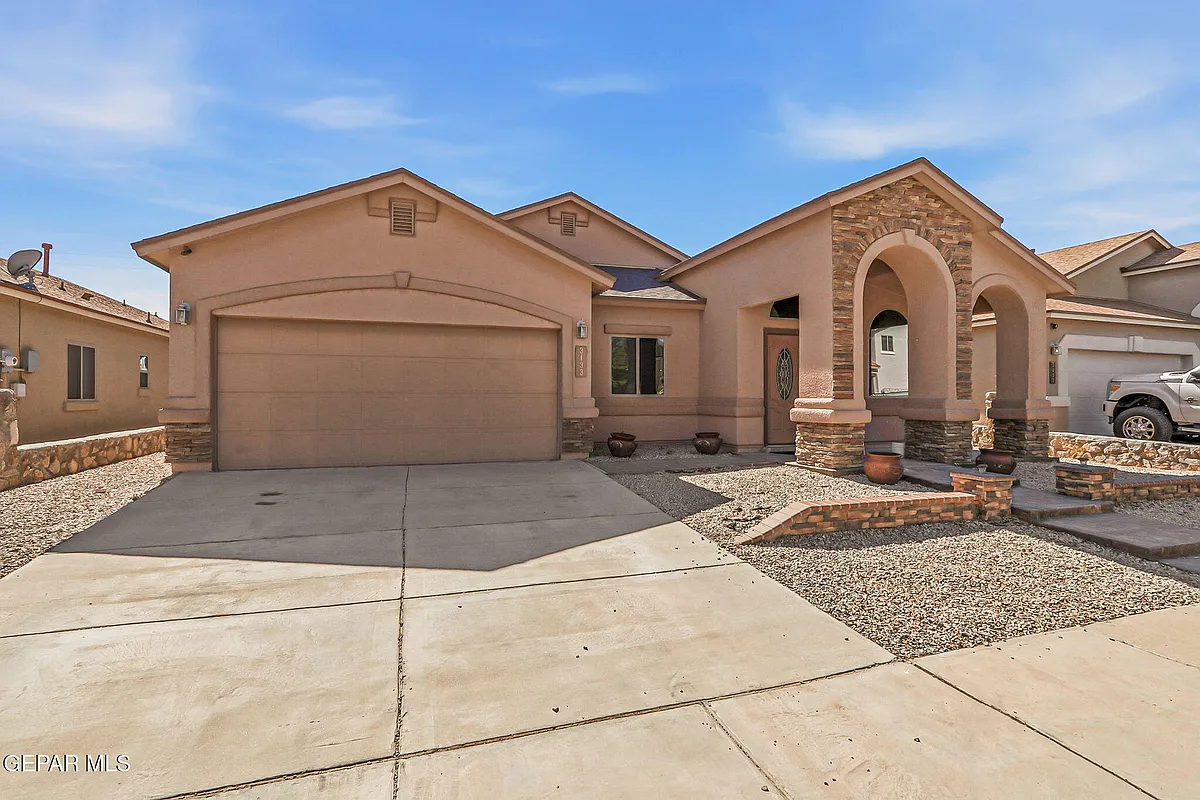 Building Photo - 3133 Clearbrook Pl