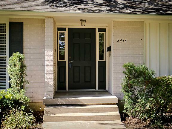 5th image of 2433 Rosewood Dr